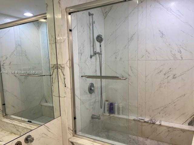 Small Image of 199 OCEAN LANE DR #707, Key Biscayne Number 18