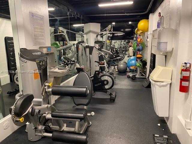 Small Image of 199 OCEAN LANE DR #707, Key Biscayne Number 24