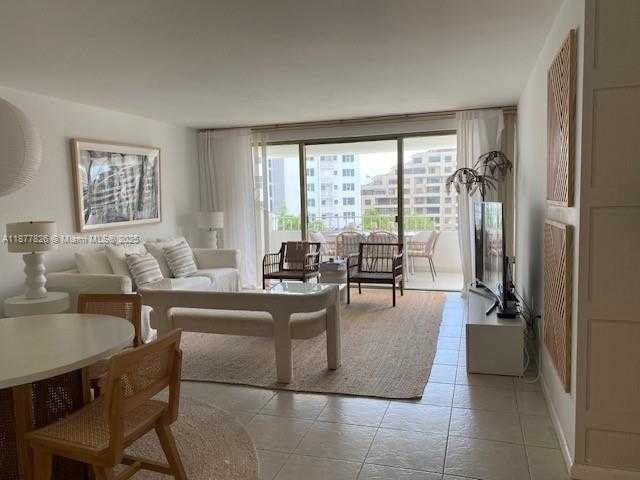 Small Image of 199 OCEAN LANE DR #707, Key Biscayne Number 4