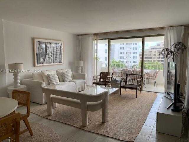 Small Image of 199 OCEAN LANE DR #707, Key Biscayne Number 5