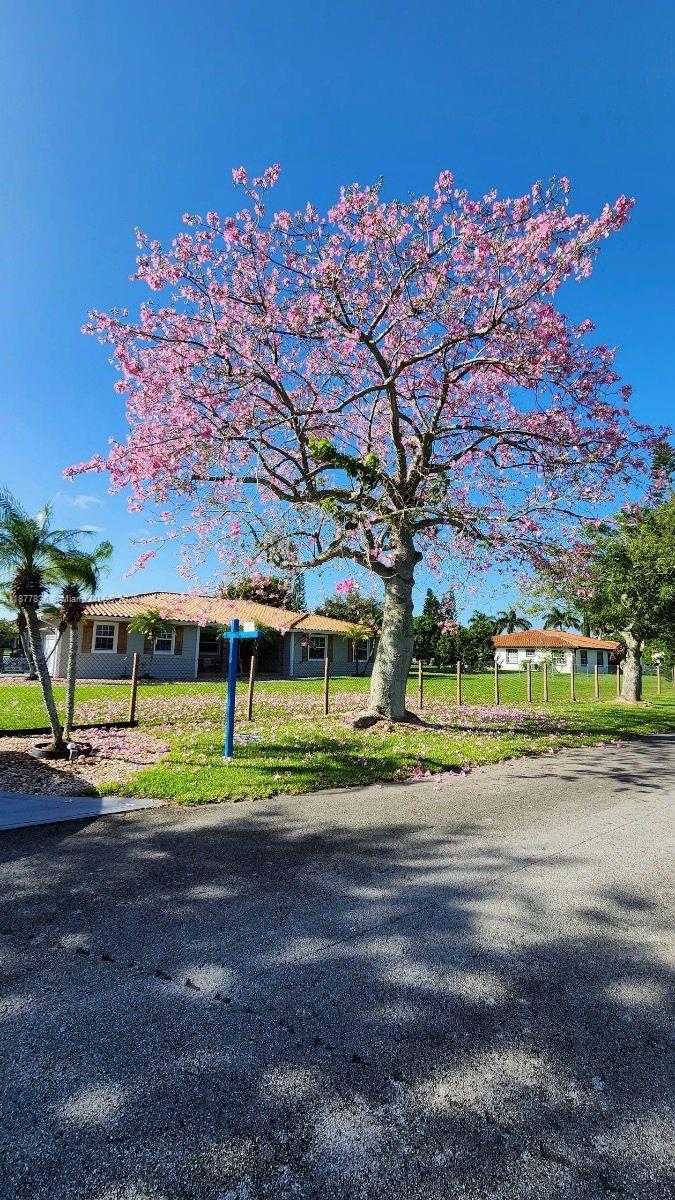 Small Image of 20880 SOUTH WEST 234TH ST, Homestead Number 2