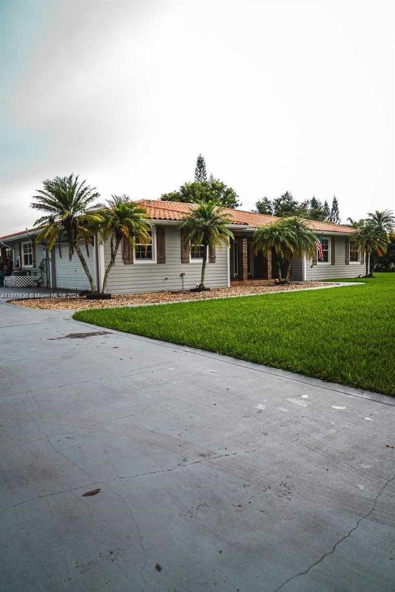 Small Image of 20880 SOUTH WEST 234TH ST, Homestead Number 22