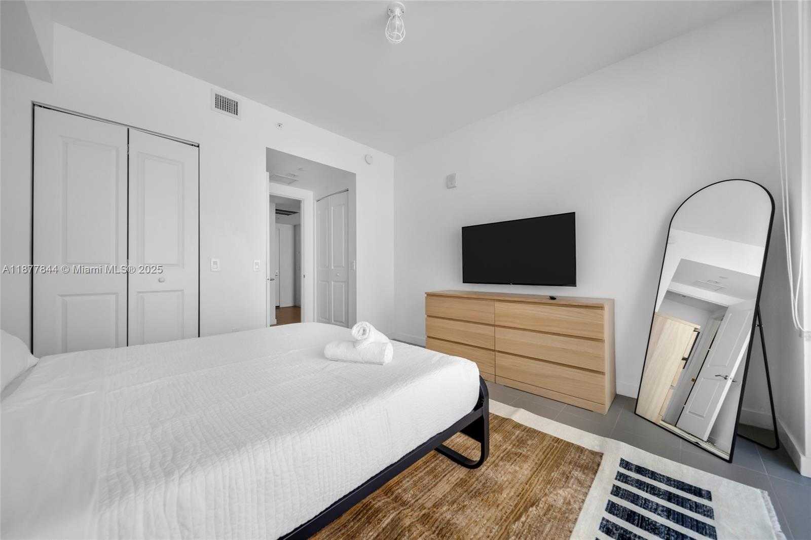Small Image of 1600 NORTH EAST 1ST AVE #2318, Miami Number 22