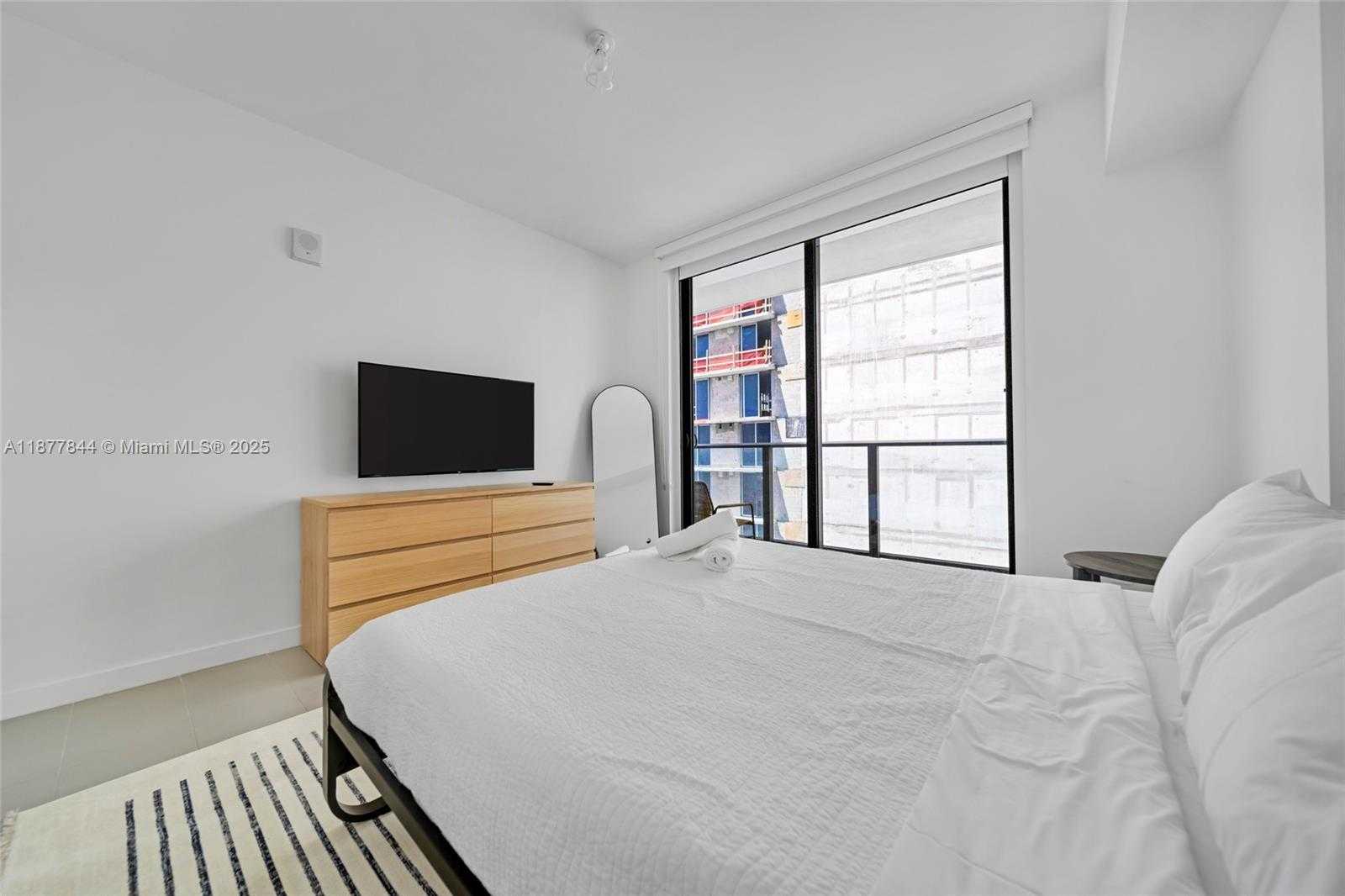 Small Image of 1600 NORTH EAST 1ST AVE #2318, Miami Number 23