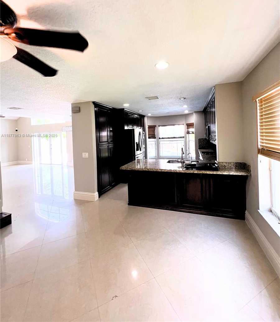 Small Image of 3381 SOUTH WEST 51ST ST, Hollywood Number 4