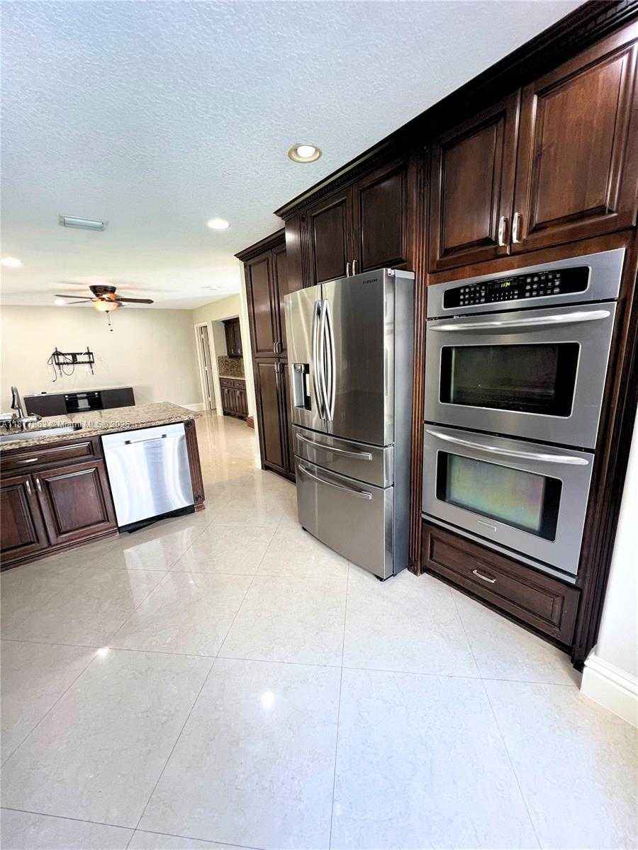 Small Image of 3381 SOUTH WEST 51ST ST, Hollywood Number 7