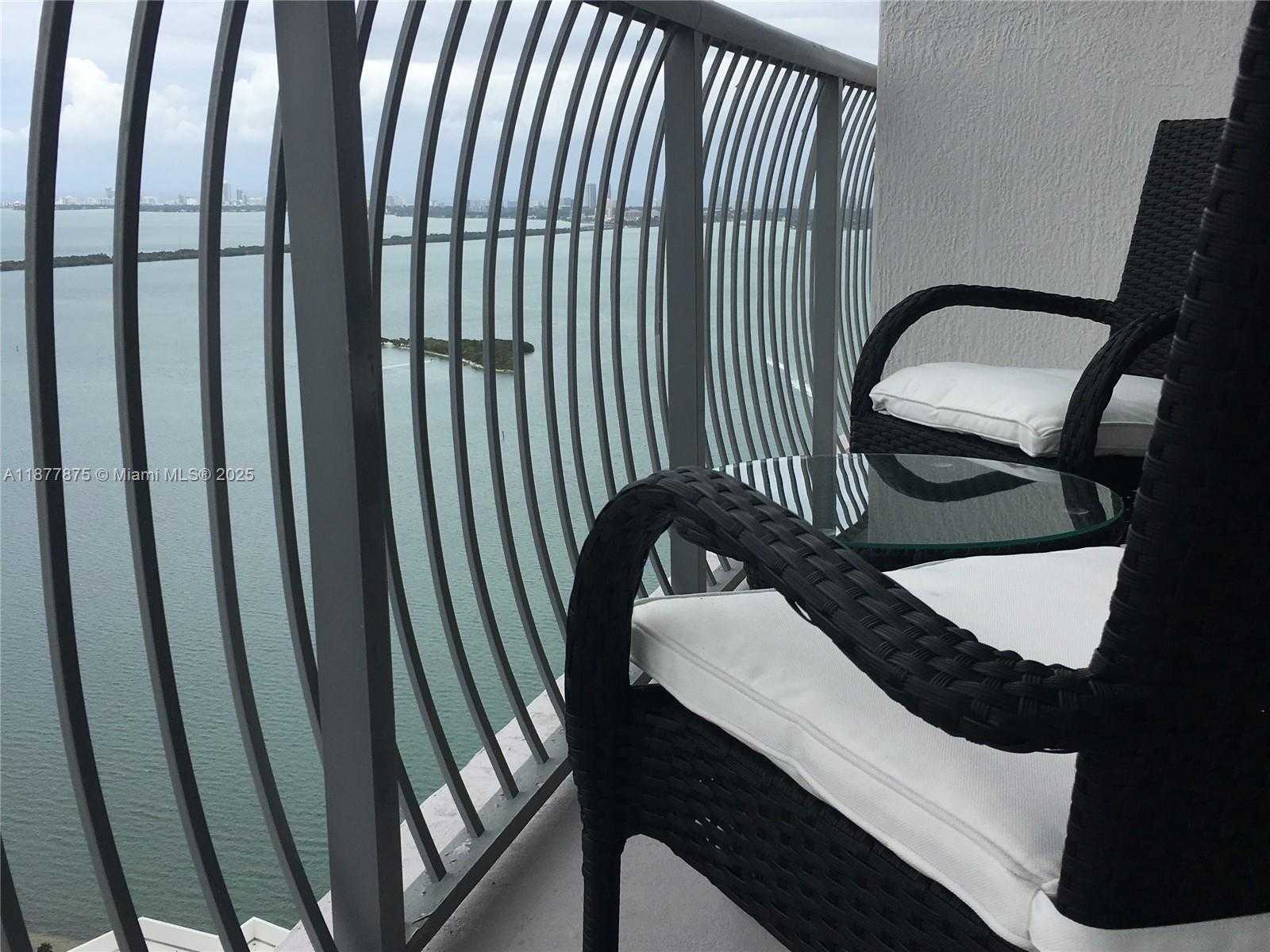 Small Image of Miami Number 12