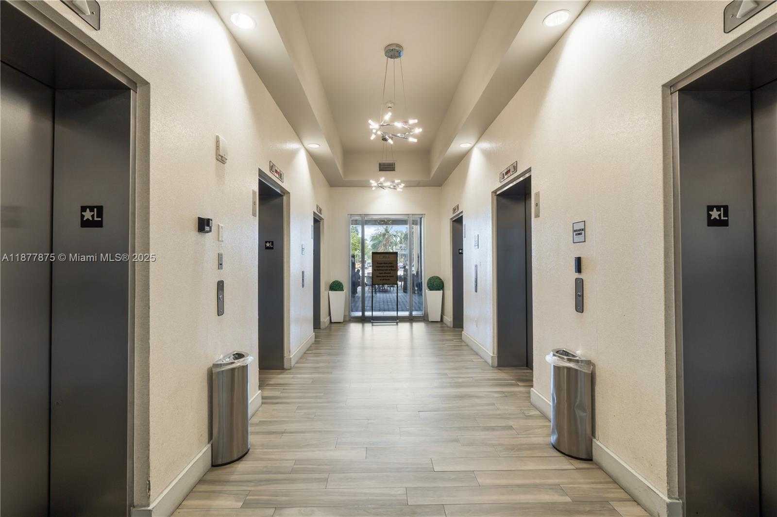 Small Image of Miami Number 19