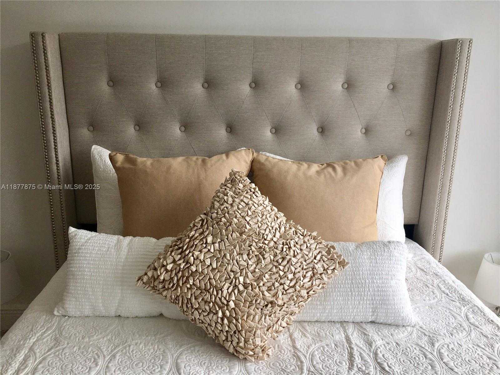 Small Image of Miami Number 7