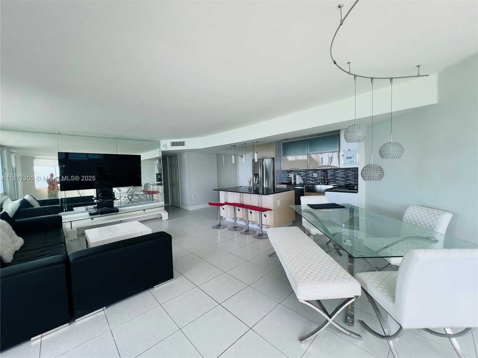Small Image of 7135 COLLINS AVE #1406, Miami Beach Number 11