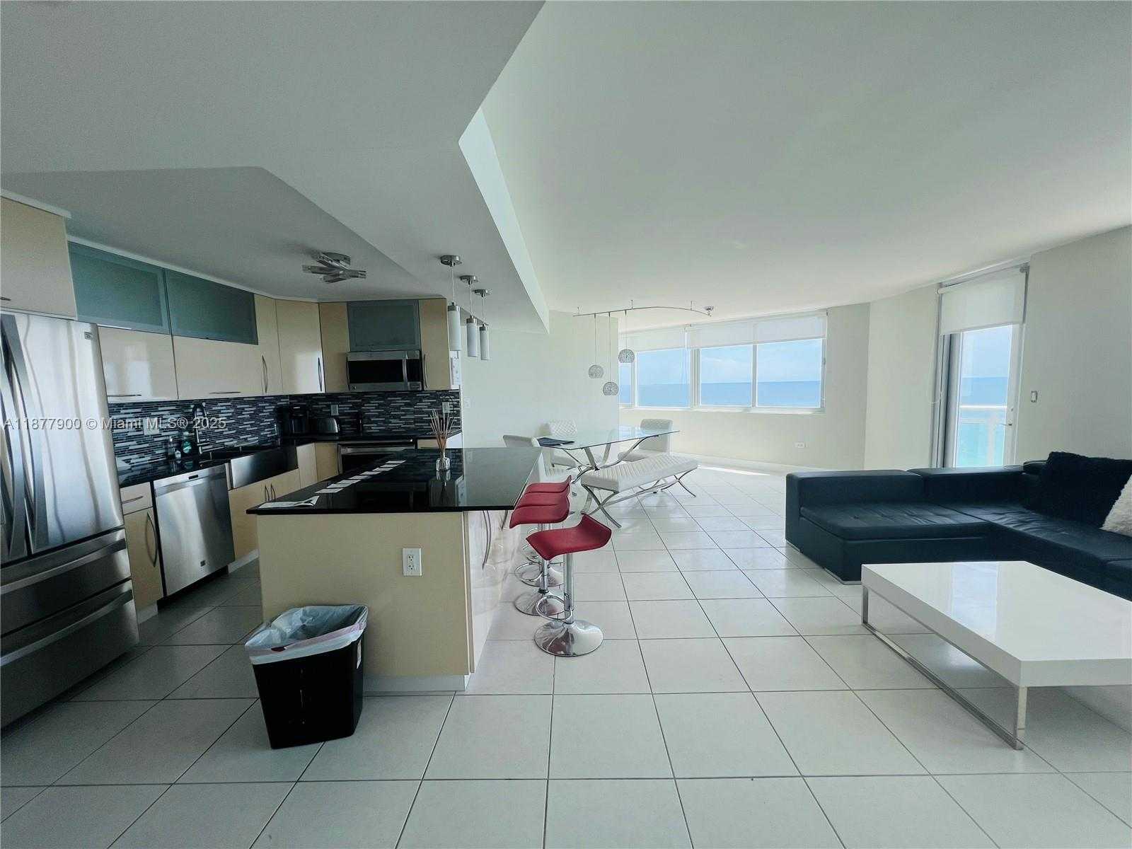 Small Image of 7135 COLLINS AVE #1406, Miami Beach Number 2
