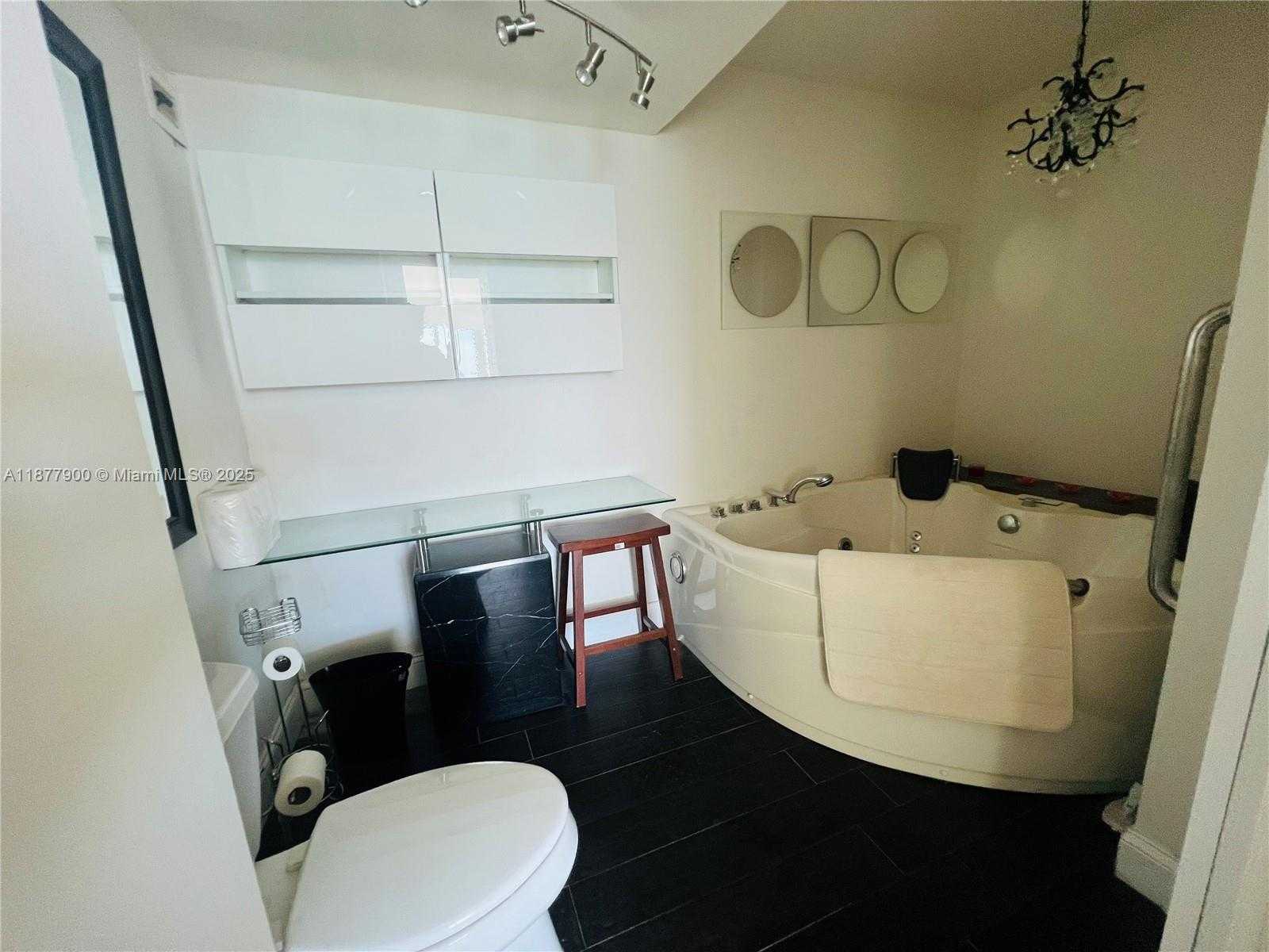 Small Image of 7135 COLLINS AVE #1406, Miami Beach Number 28