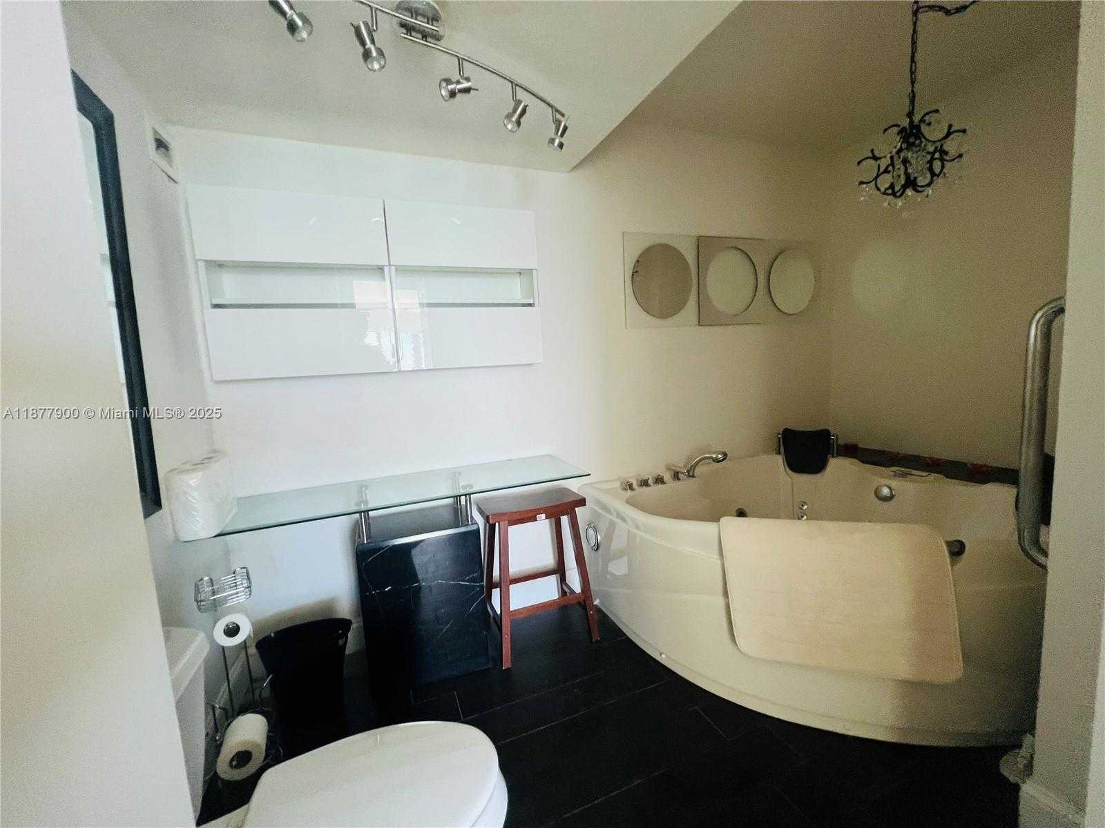 Small Image of 7135 COLLINS AVE #1406, Miami Beach Number 29