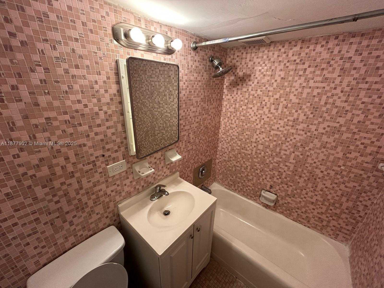 Small Image of 7545 EAST TREASURE DR #4D, North Bay Village Number 11
