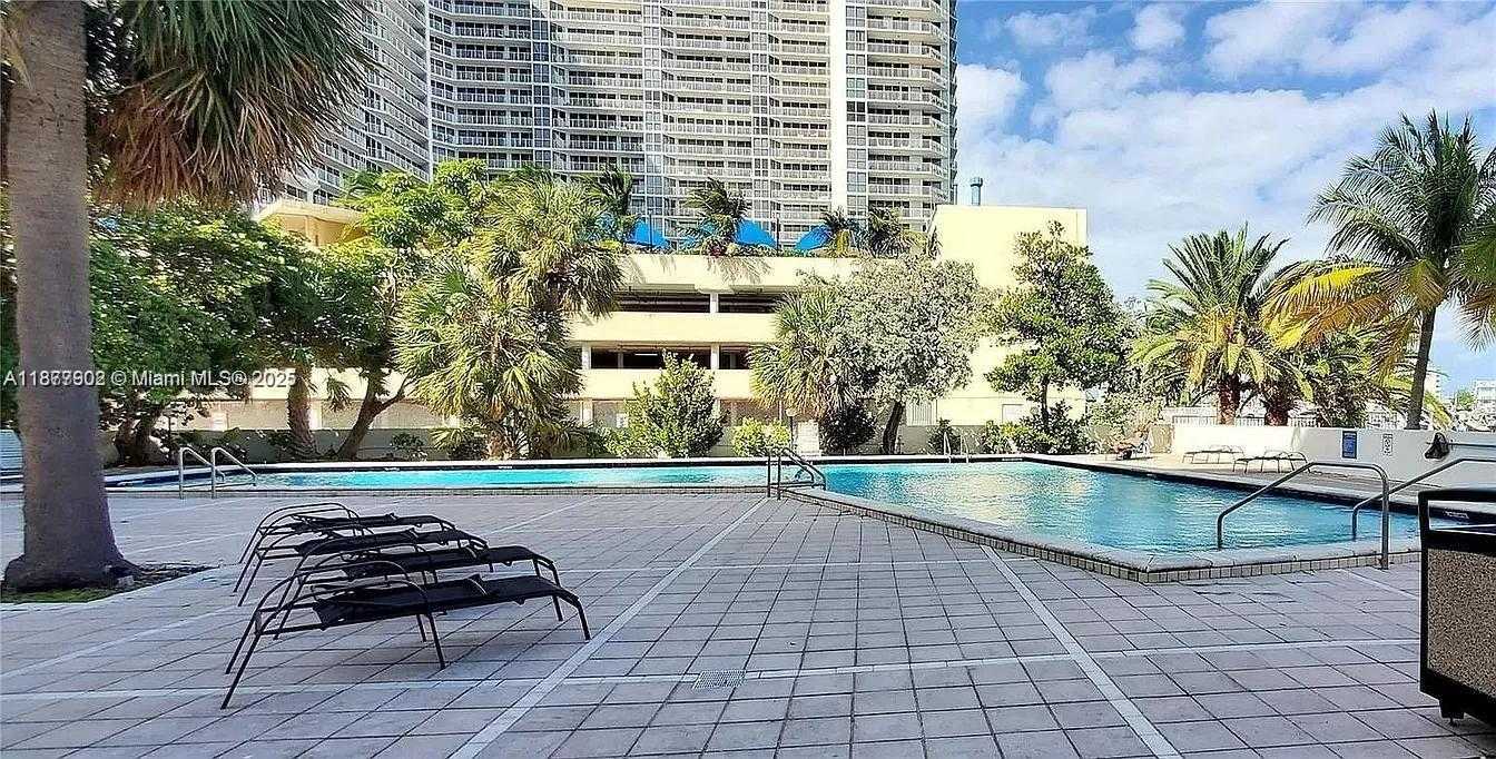 Small Image of 7545 EAST TREASURE DR #4D, North Bay Village Number 16