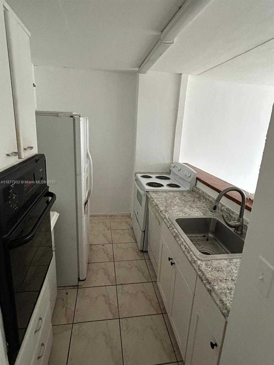 Small Image of 7545 EAST TREASURE DR #4D, North Bay Village Number 2