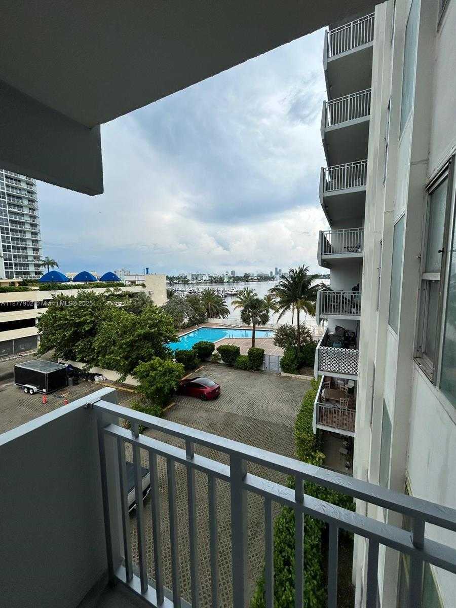Small Image of 7545 EAST TREASURE DR #4D, North Bay Village Number 6