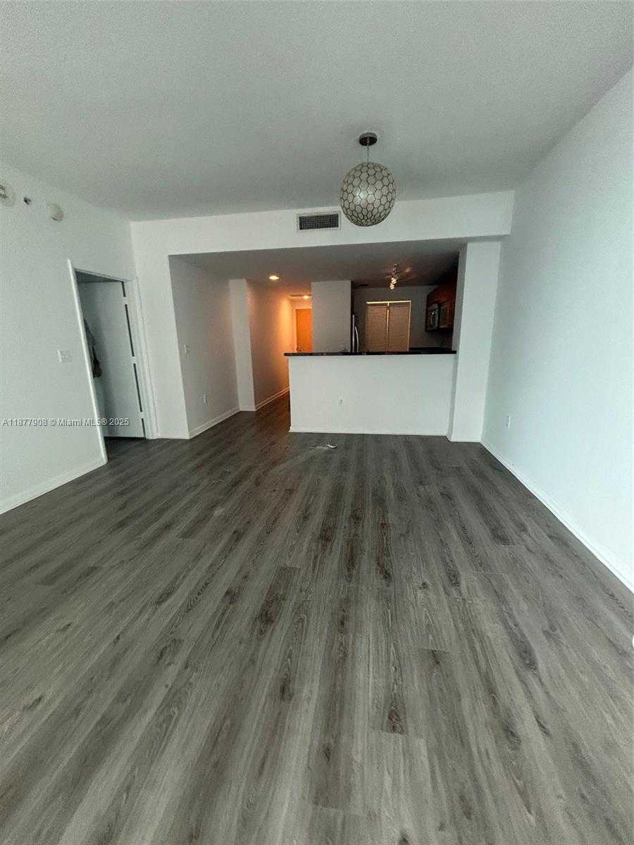 Small Image of 244 BISCAYNE BLVD #1606, Miami Number 4