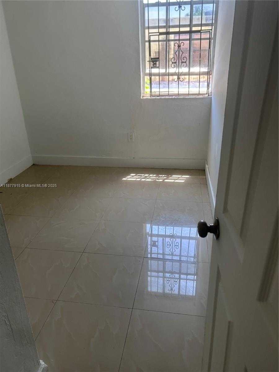 Small Image of 14204 NORTH EAST 3RD CT #8C, Miami Number 10