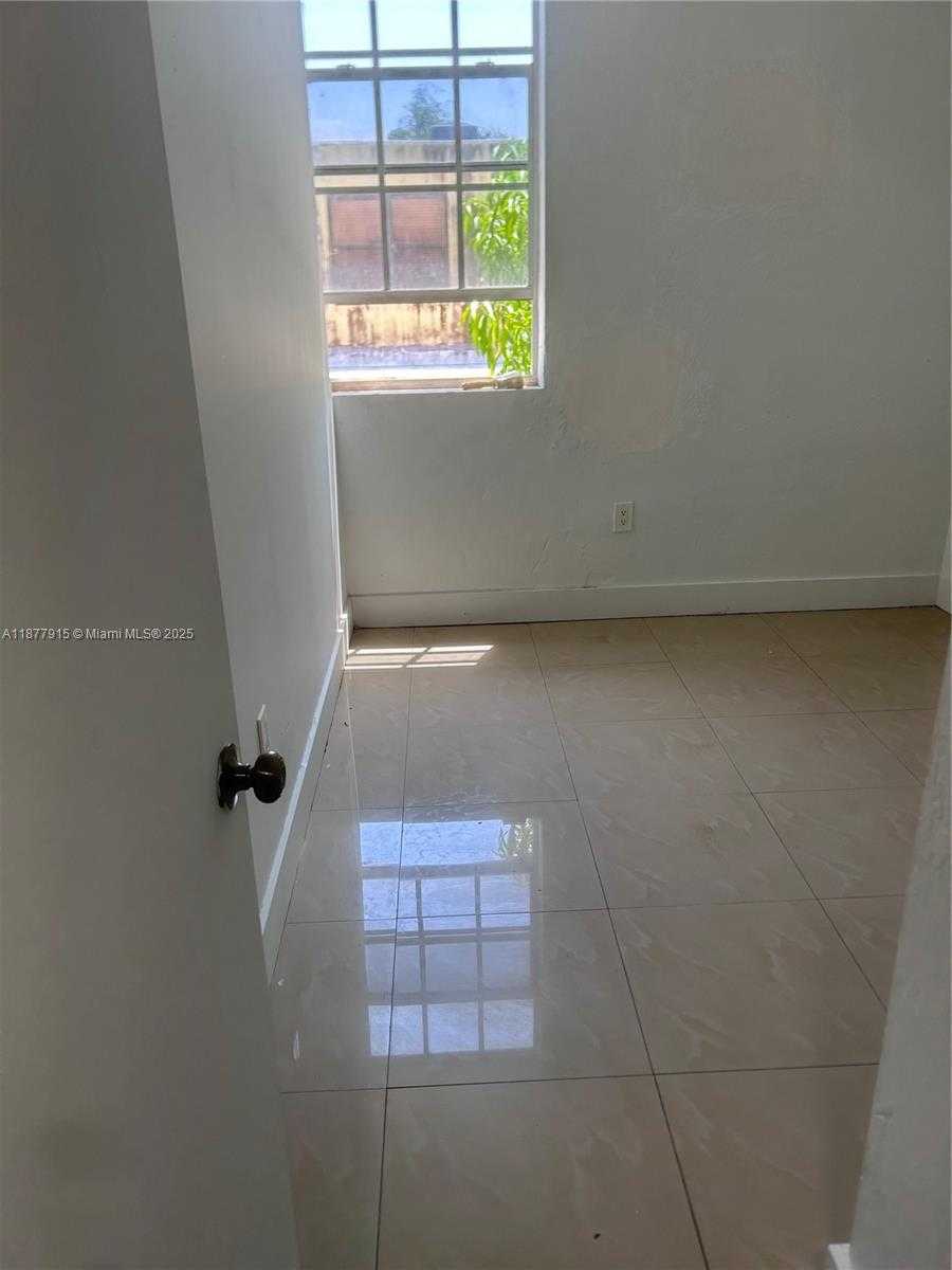 Small Image of 14204 NORTH EAST 3RD CT #8C, Miami Number 11