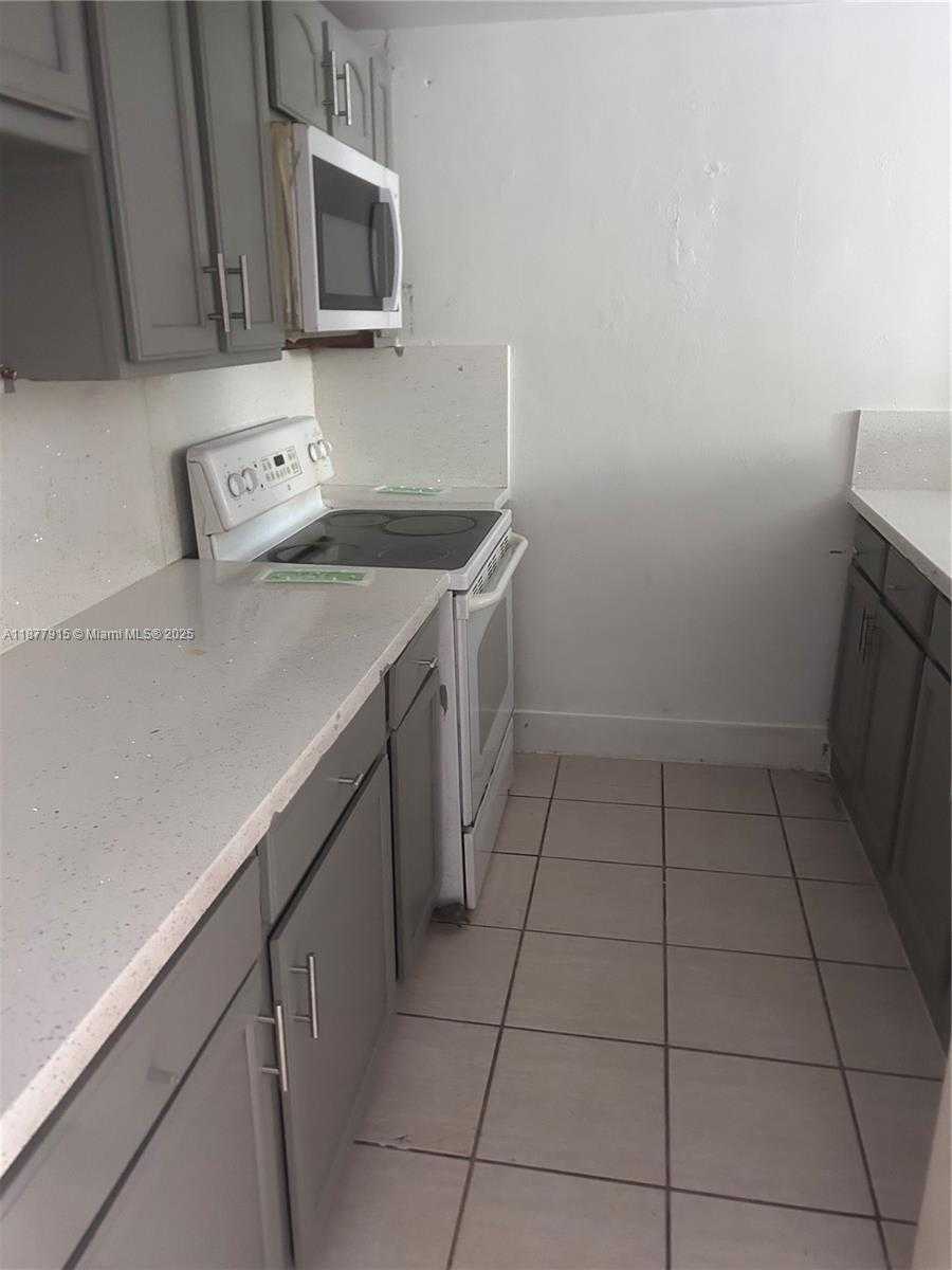 Small Image of 14204 NORTH EAST 3RD CT #8C, Miami Number 6
