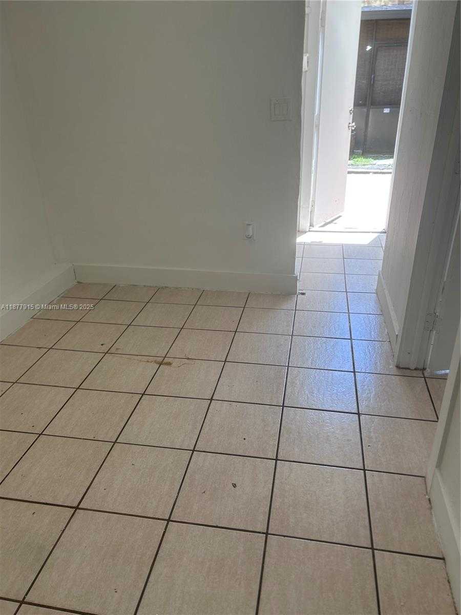 Small Image of 14204 NORTH EAST 3RD CT #8C, Miami Number 7