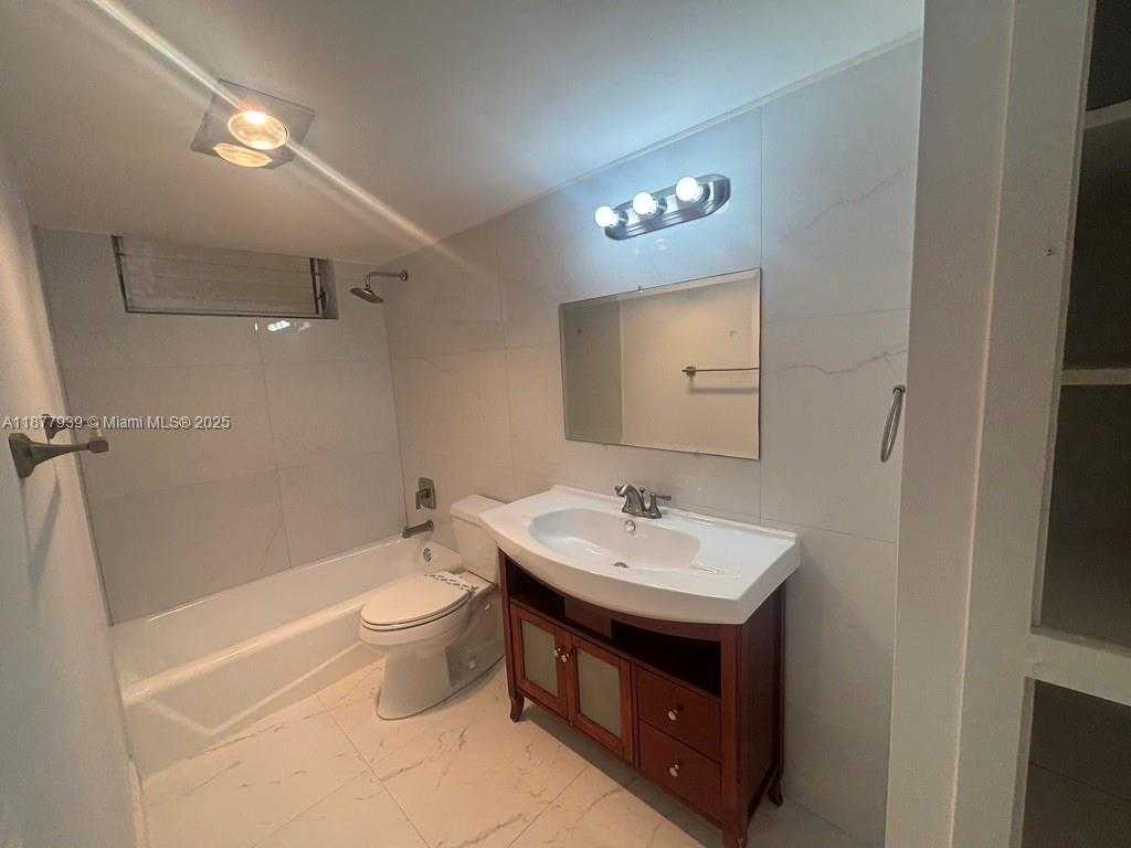 Small Image of 2999 POINT EAST DR #C614, Aventura Number 23