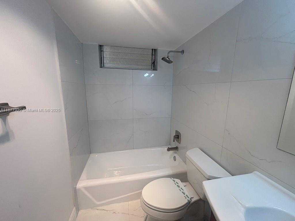 Small Image of 2999 POINT EAST DR #C614, Aventura Number 24