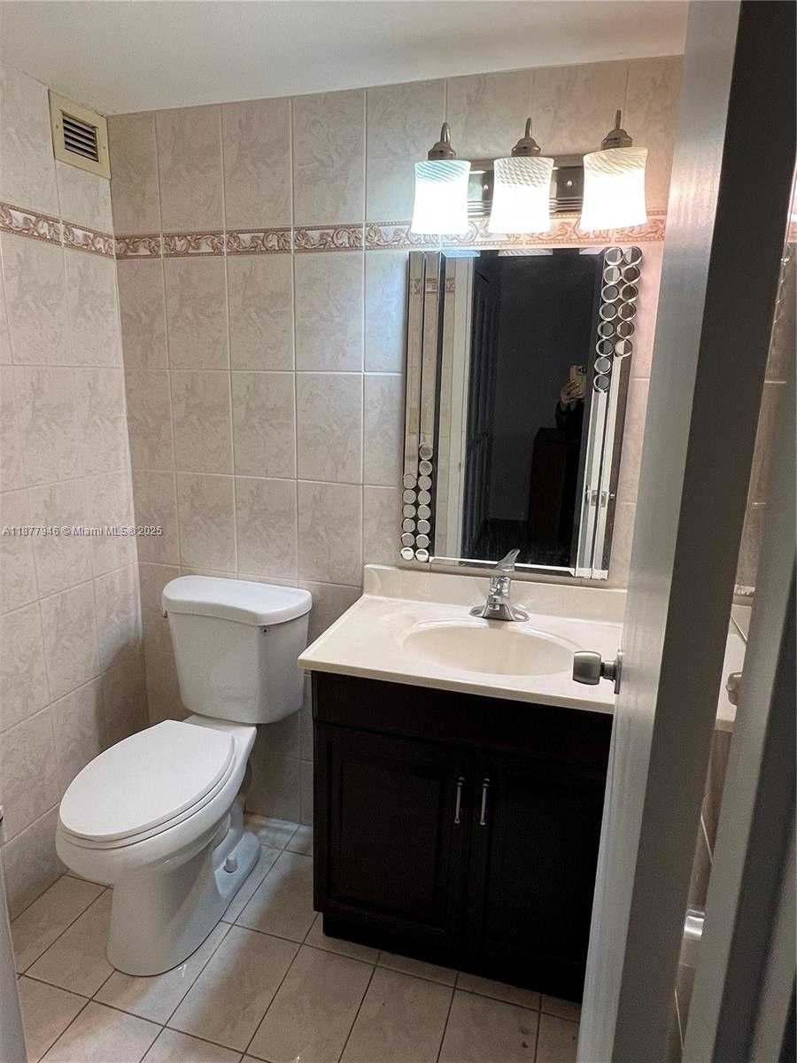 Small Image of 16909 NORTH BAY RD #904, Sunny Isles Beach Number 10