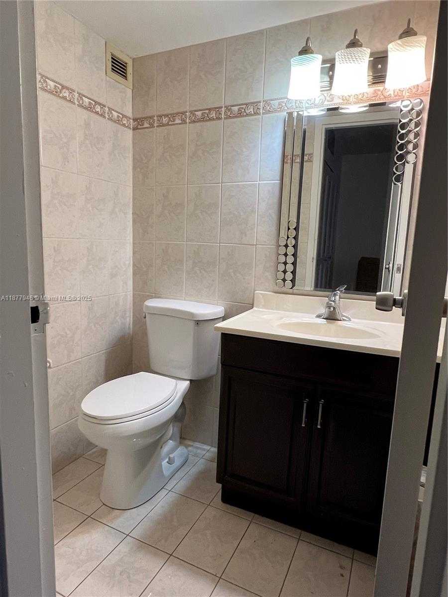 Small Image of 16909 NORTH BAY RD #904, Sunny Isles Beach Number 12