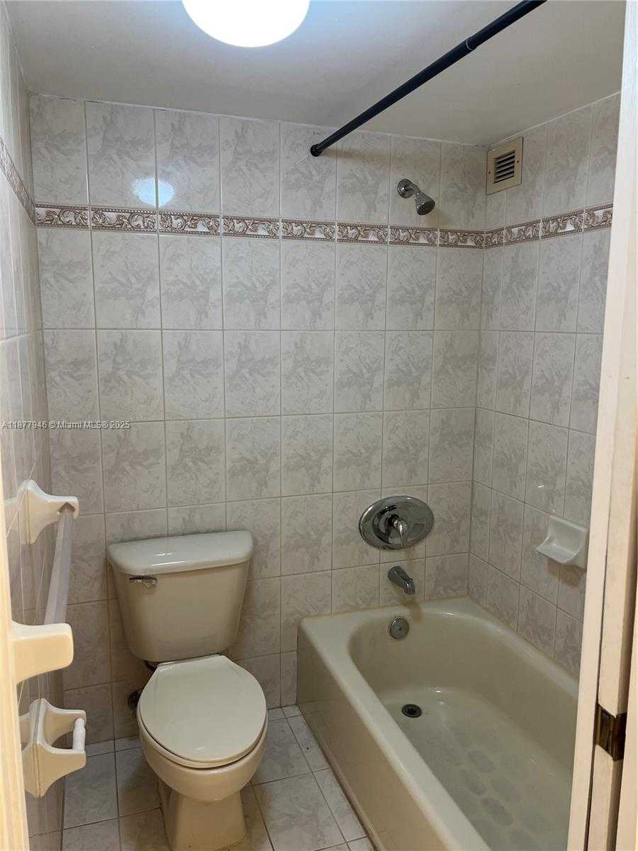 Small Image of 16909 NORTH BAY RD #904, Sunny Isles Beach Number 16