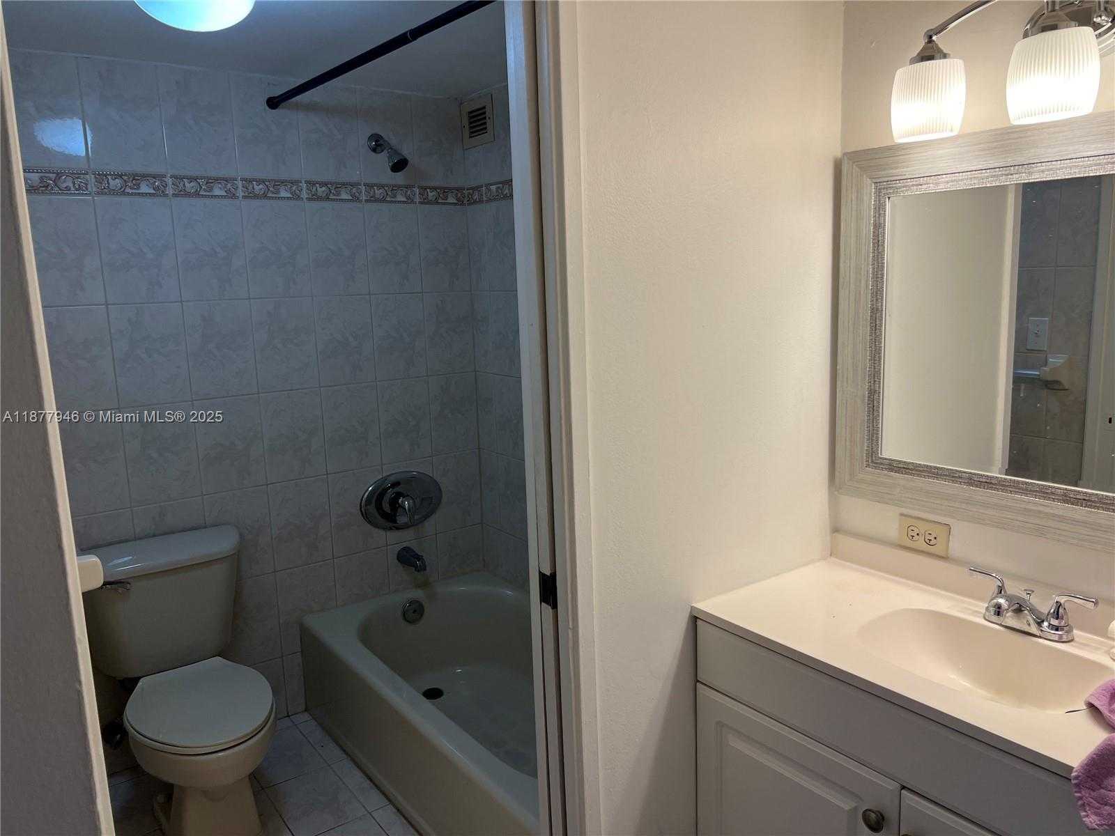 Small Image of 16909 NORTH BAY RD #904, Sunny Isles Beach Number 17