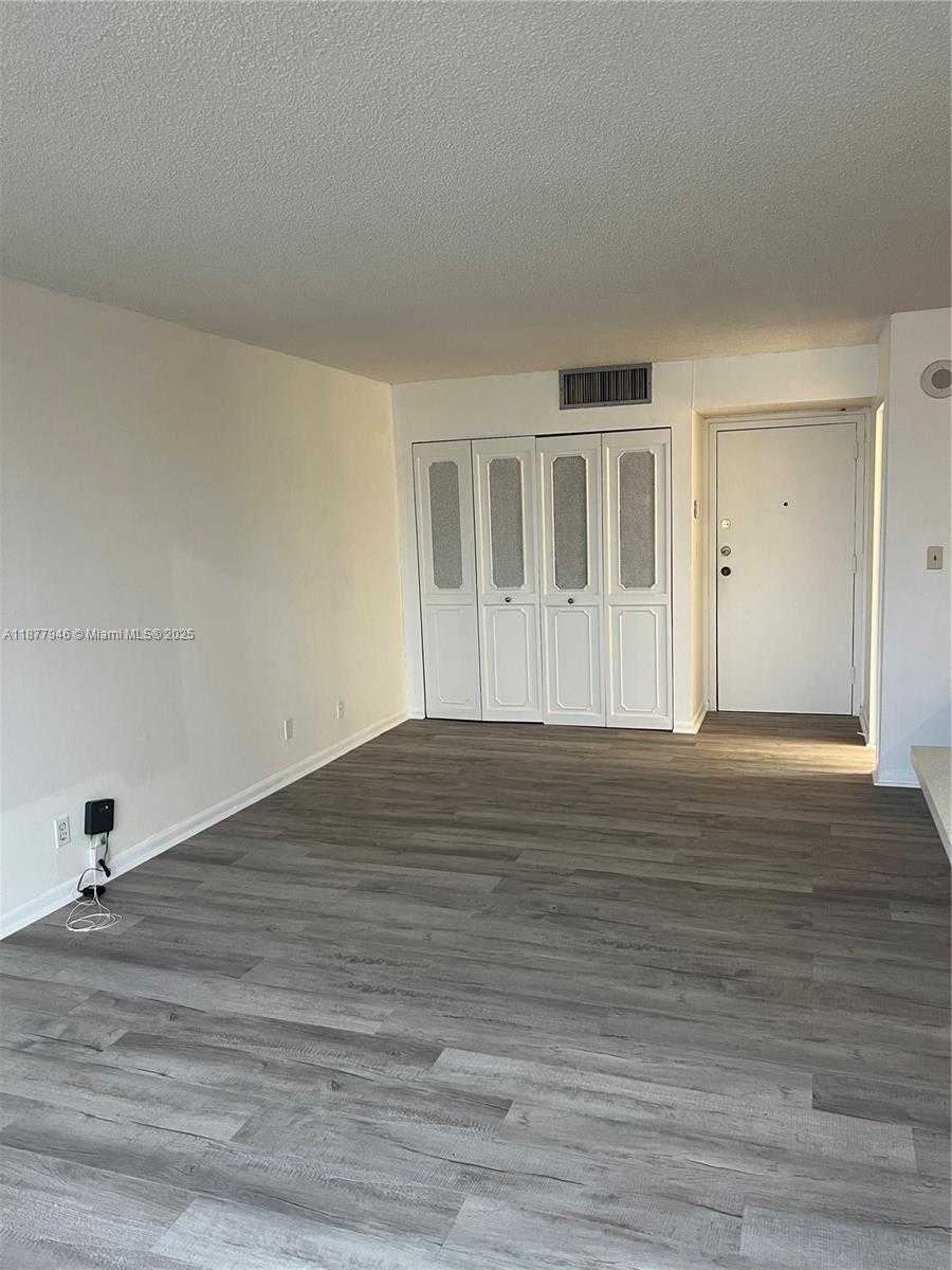 Small Image of 16909 NORTH BAY RD #904, Sunny Isles Beach Number 2