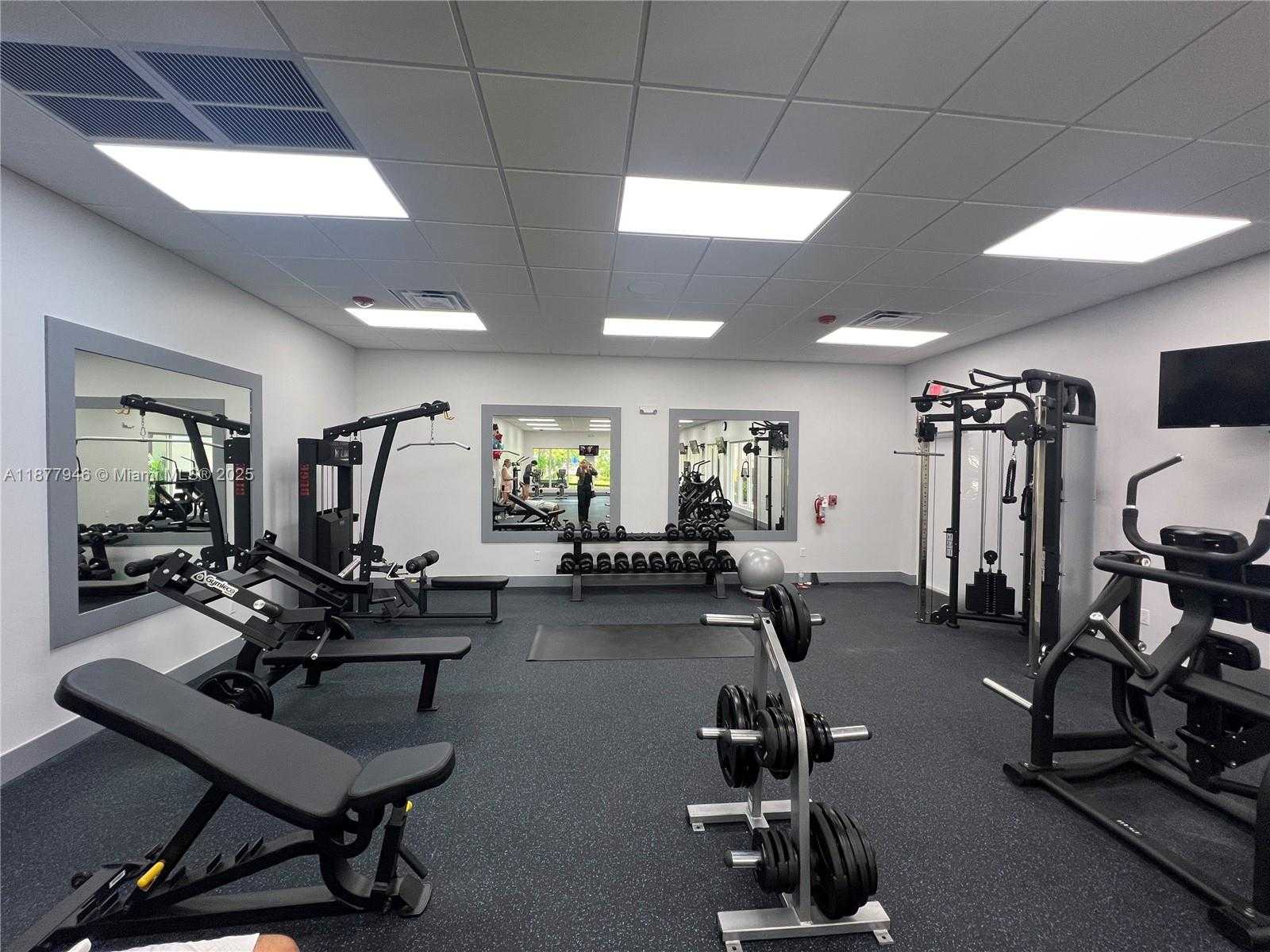 Small Image of 16909 NORTH BAY RD #904, Sunny Isles Beach Number 23