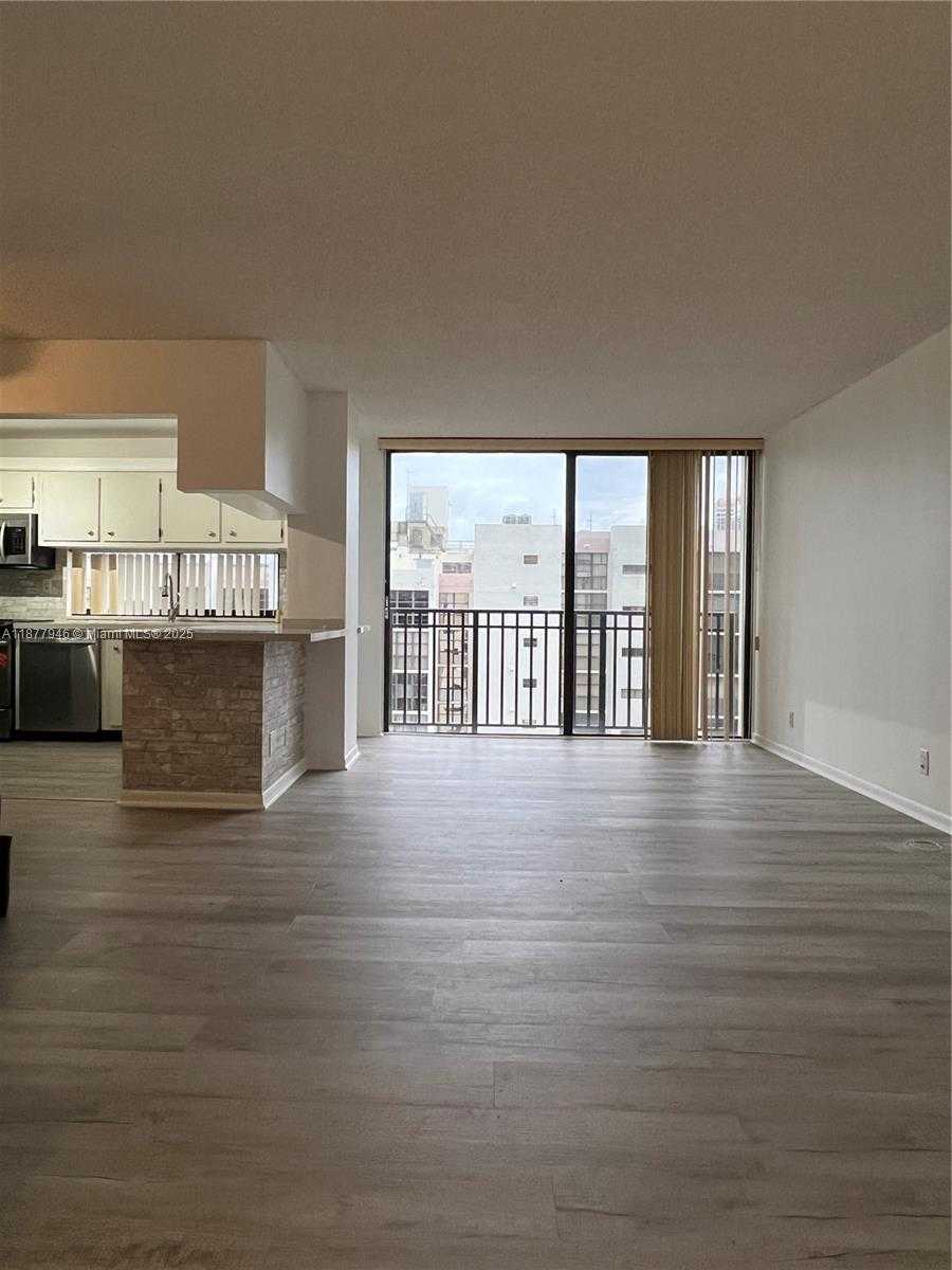 Small Image of 16909 NORTH BAY RD #904, Sunny Isles Beach Number 3