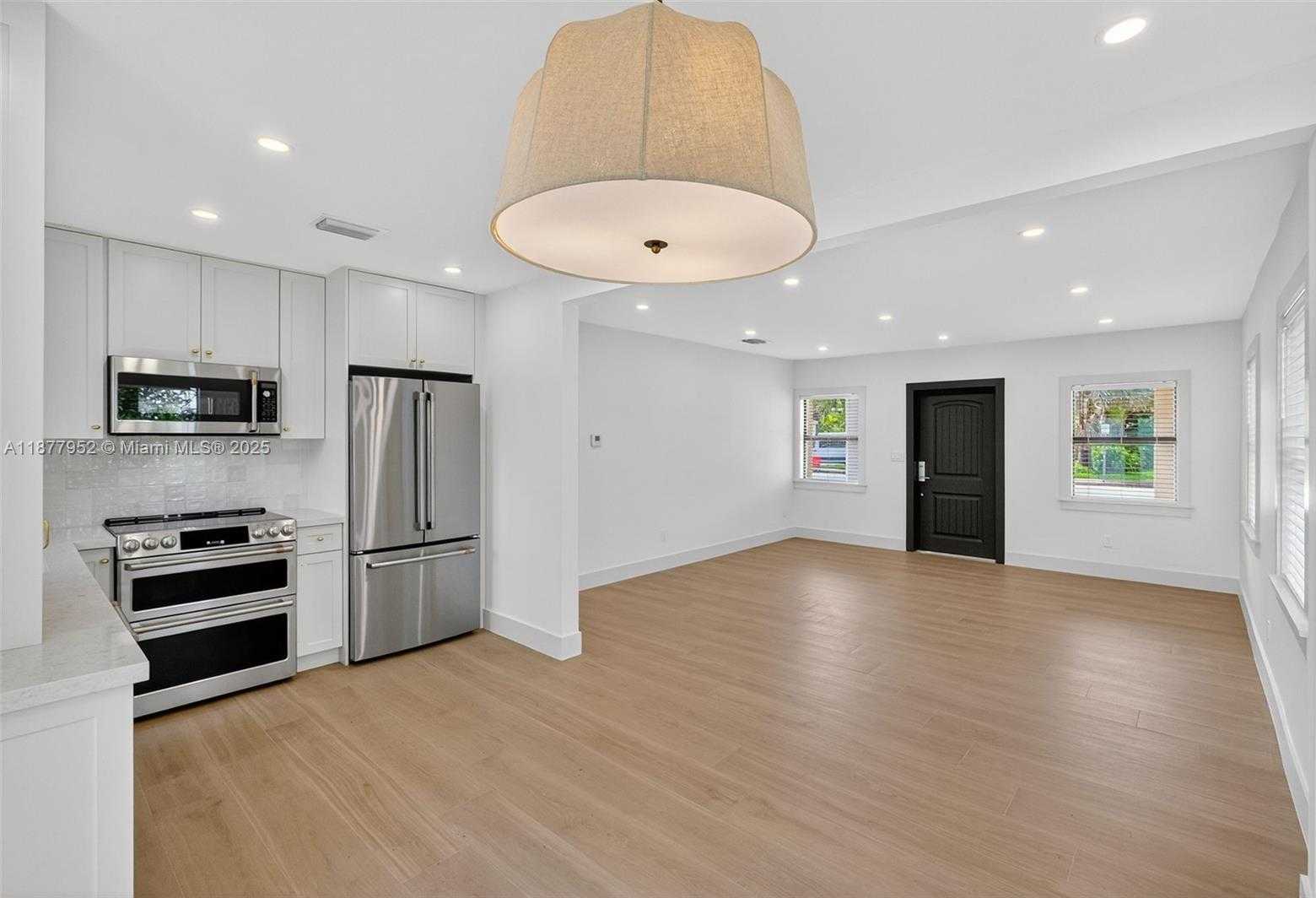 Small Image of 29 ALCANTARRA AVE, Coral Gables Number 11