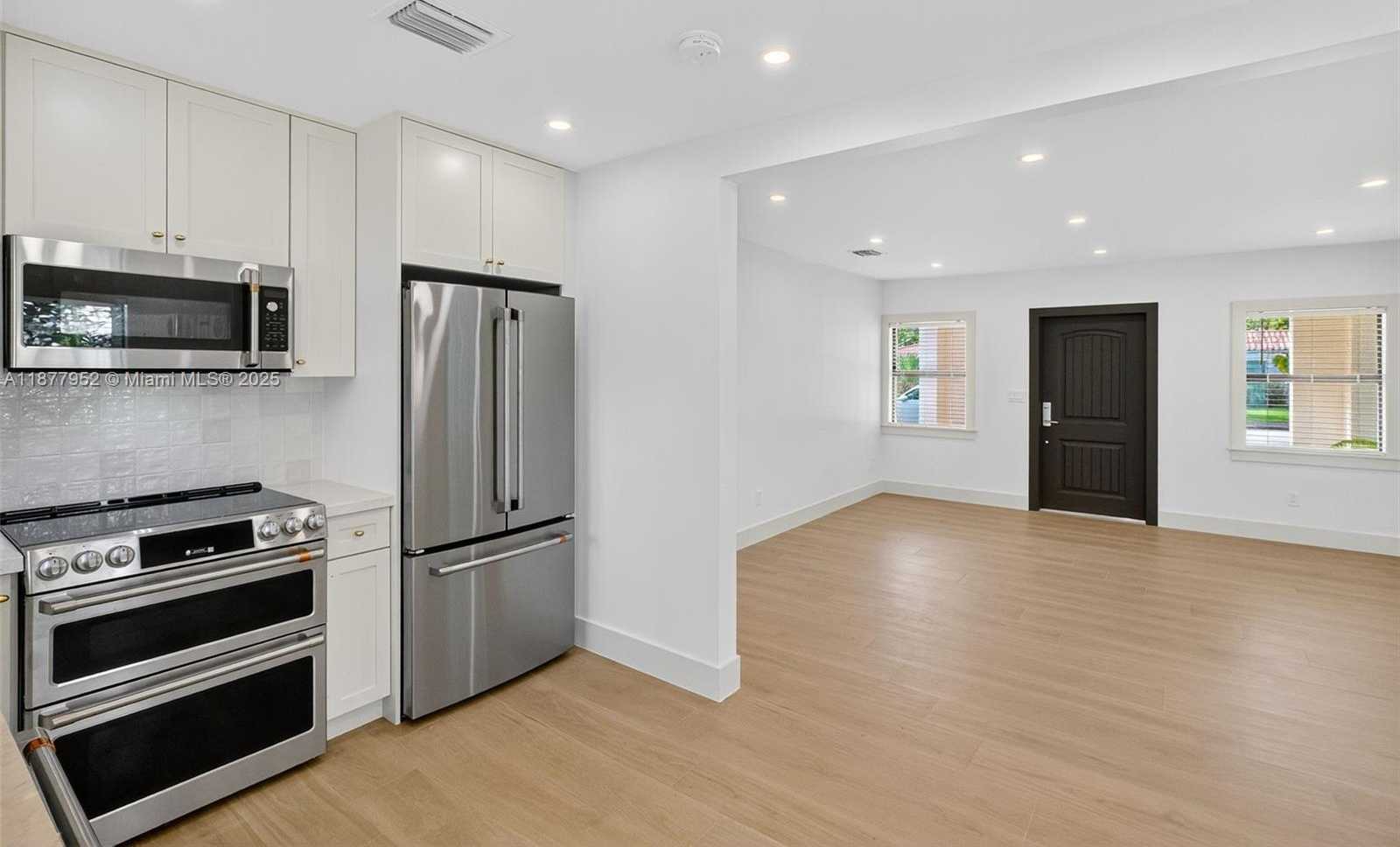 Small Image of 29 ALCANTARRA AVE, Coral Gables Number 14