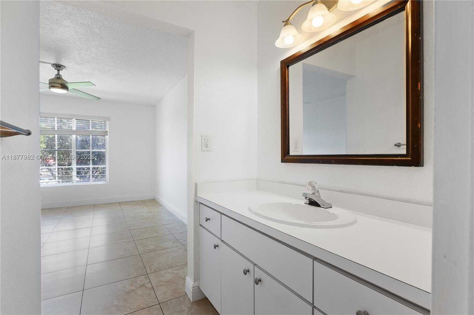 Small Image of 5112 NORTH WEST 79TH AVE #305, Doral Number 10