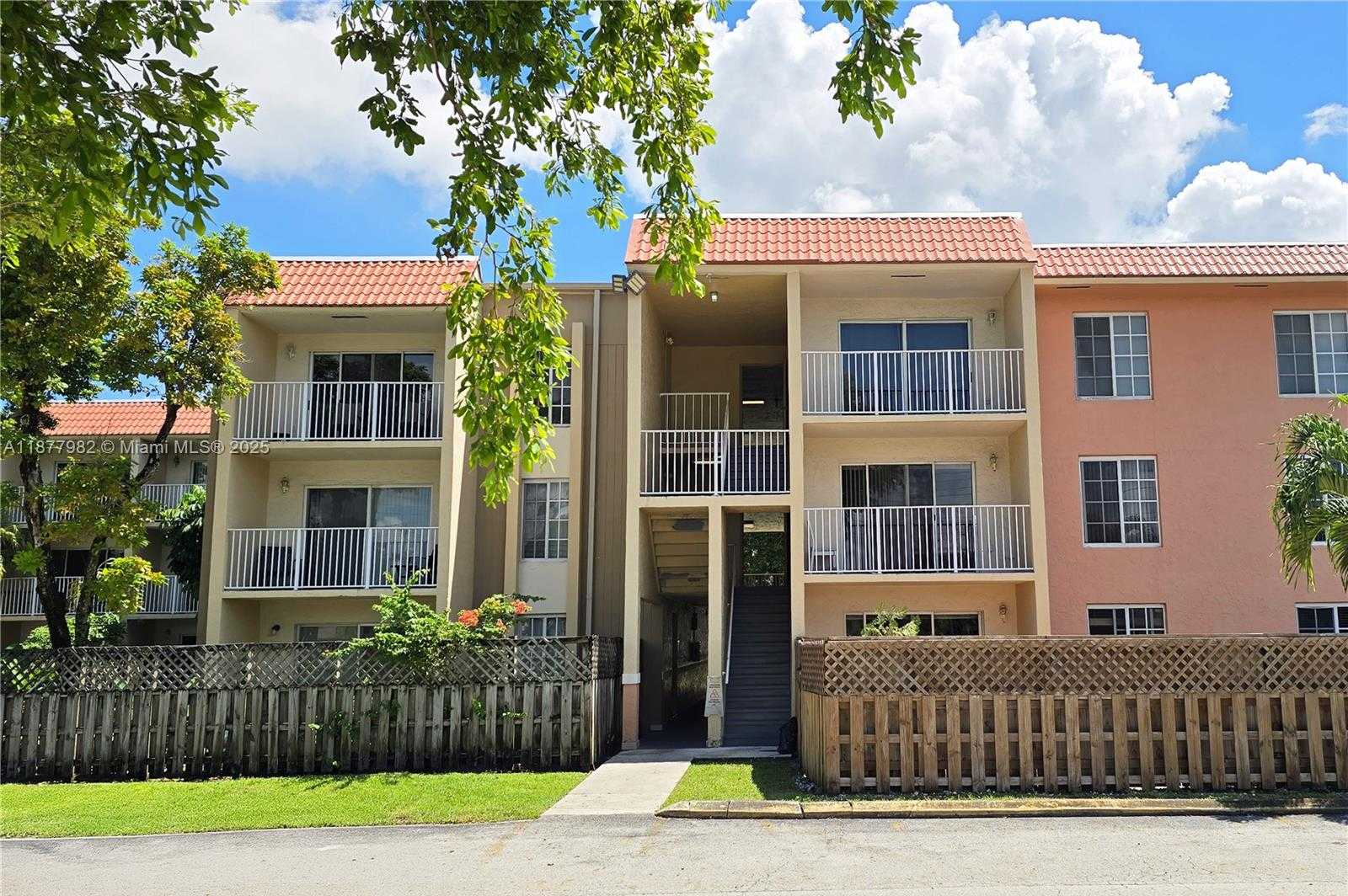 Small Image of 5112 NORTH WEST 79TH AVE #305, Doral Number 17
