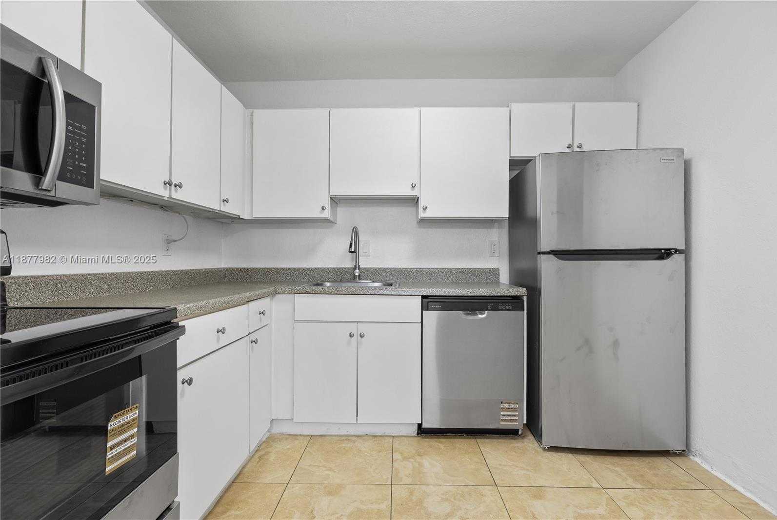 Small Image of 5112 NORTH WEST 79TH AVE #305, Doral Number 2