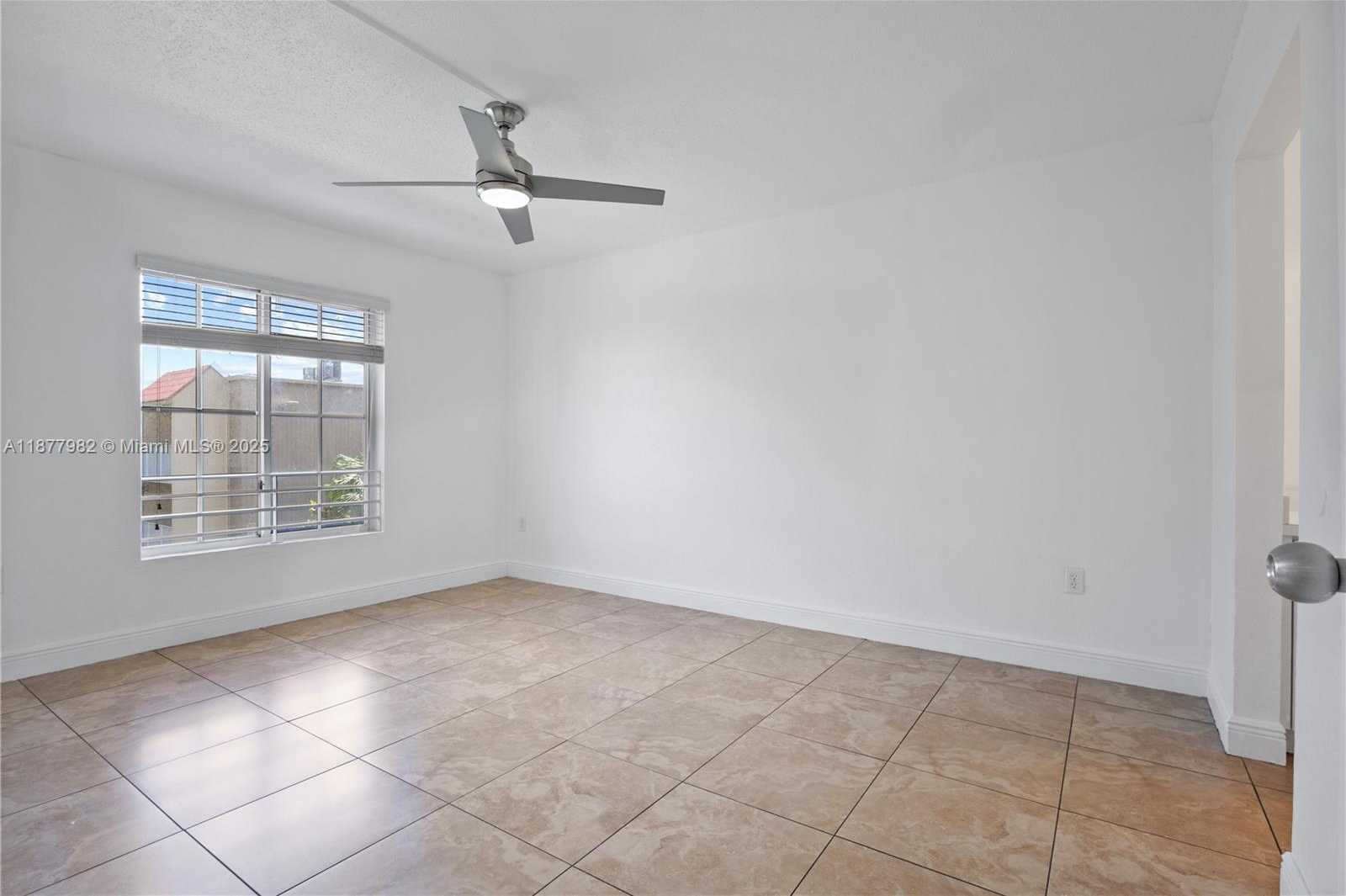Small Image of 5112 NORTH WEST 79TH AVE #305, Doral Number 8
