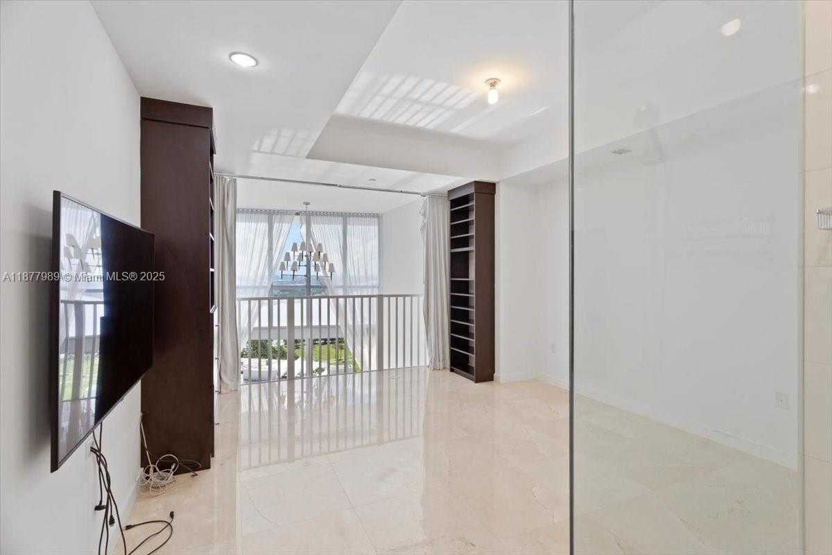 Small Image of 1100 BISCAYNE BLVD #2305, Miami Number 10