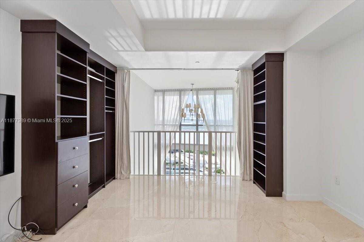 Small Image of 1100 BISCAYNE BLVD #2305, Miami Number 11