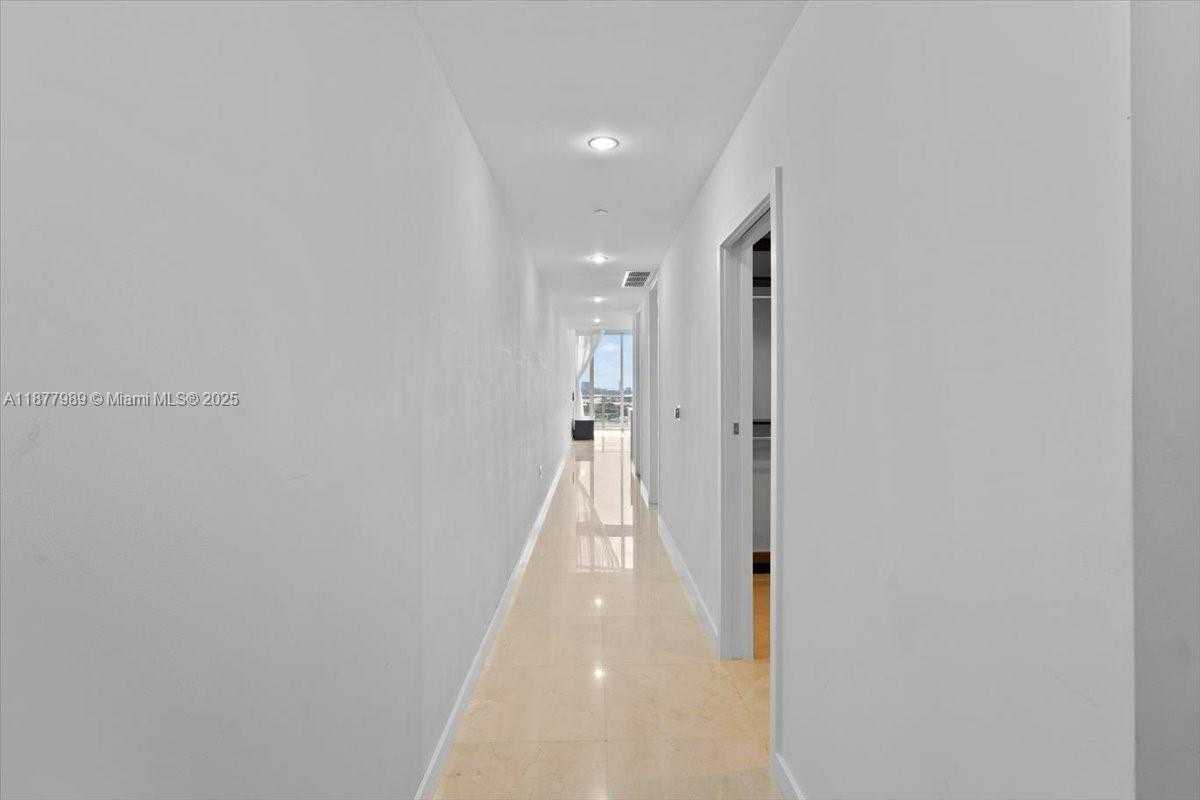 Small Image of 1100 BISCAYNE BLVD #2305, Miami Number 18