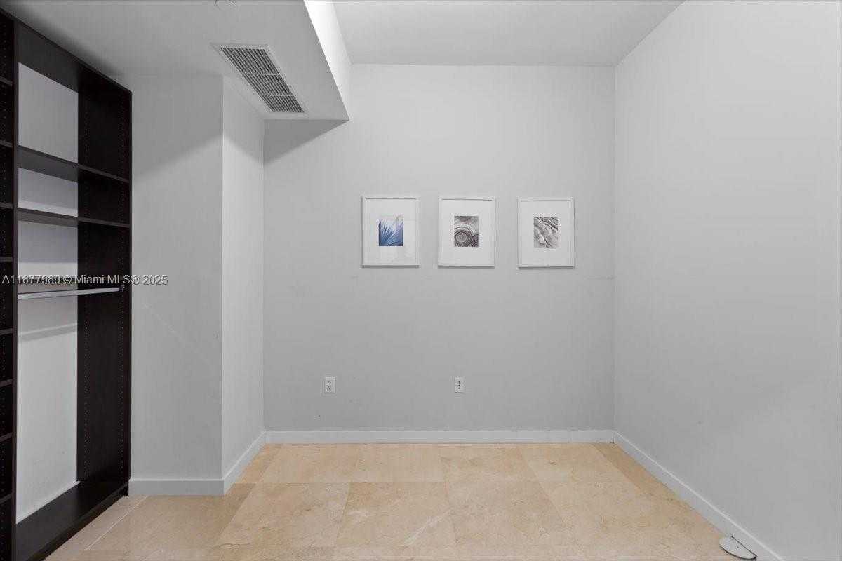 Small Image of 1100 BISCAYNE BLVD #2305, Miami Number 19