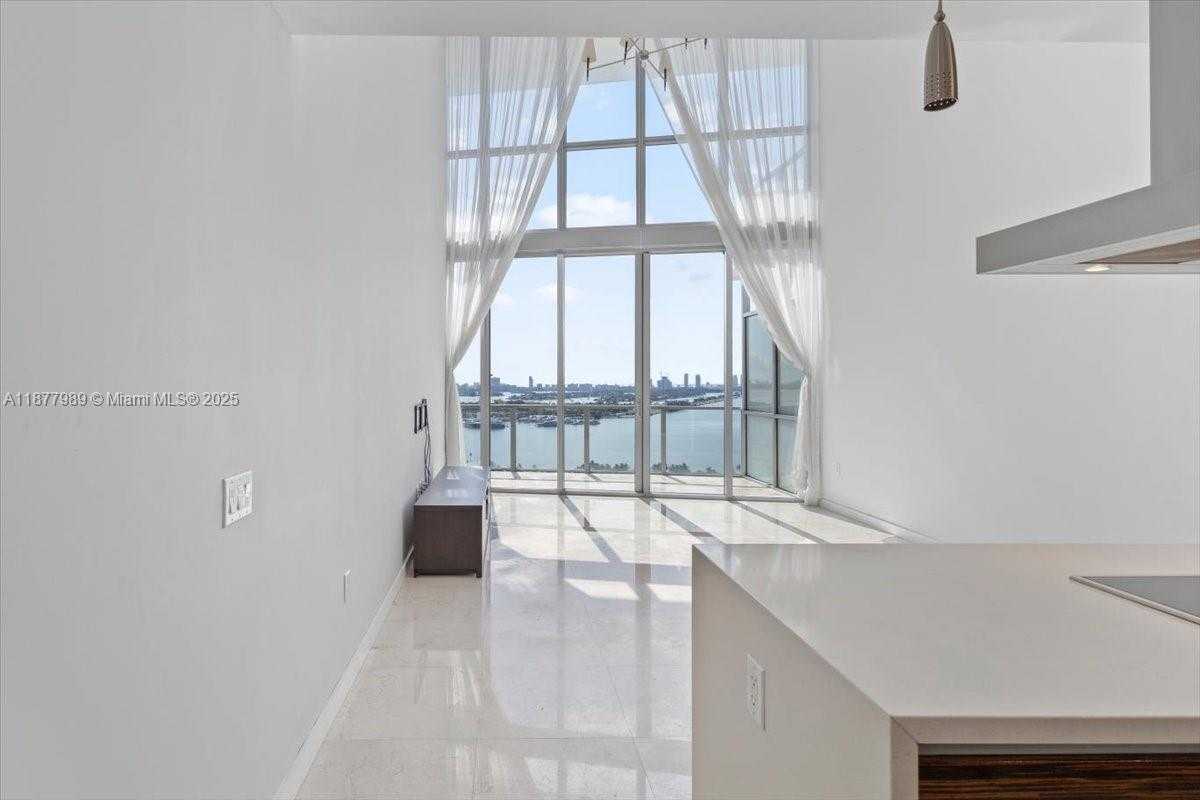 Small Image of 1100 BISCAYNE BLVD #2305, Miami Number 3