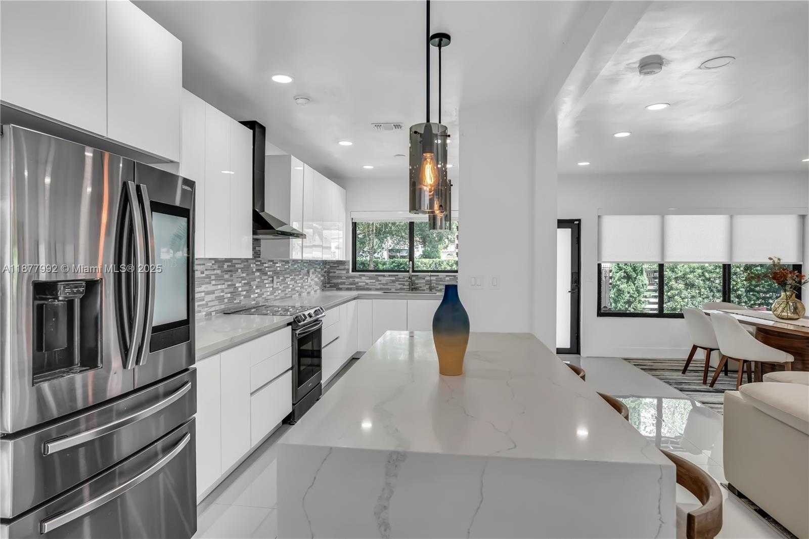 Small Image of 2484 SOUTH WEST 25TH ST, Miami Number 11