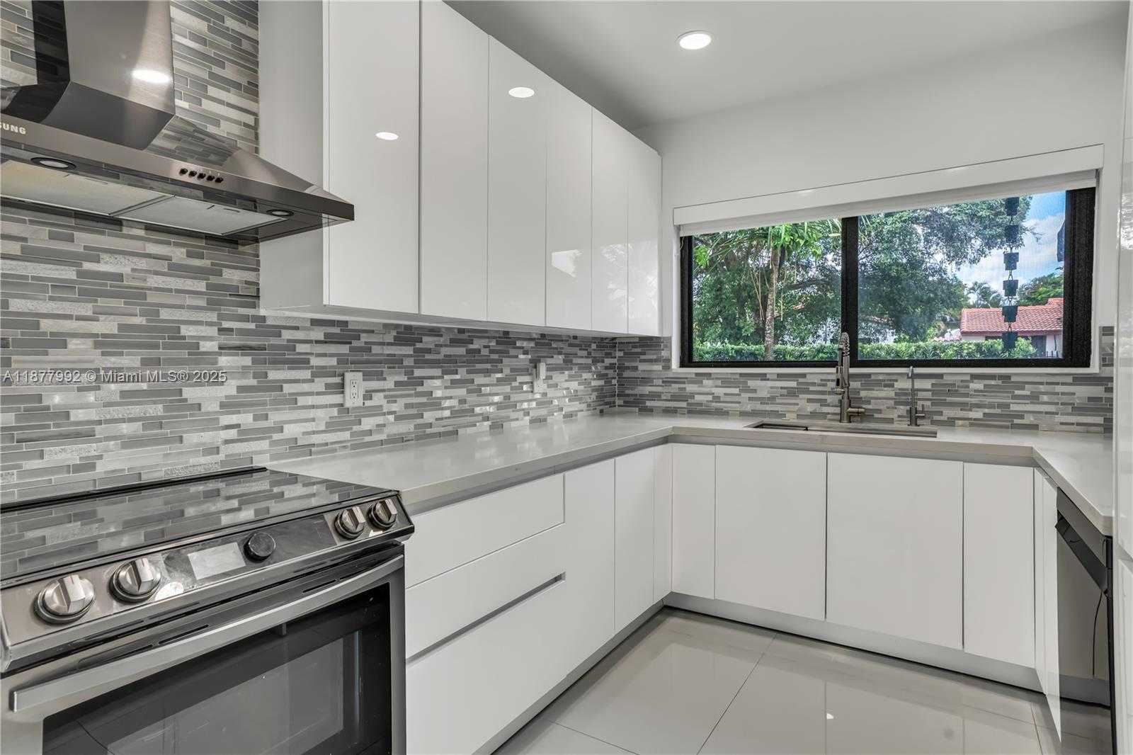 Small Image of 2484 SOUTH WEST 25TH ST, Miami Number 13