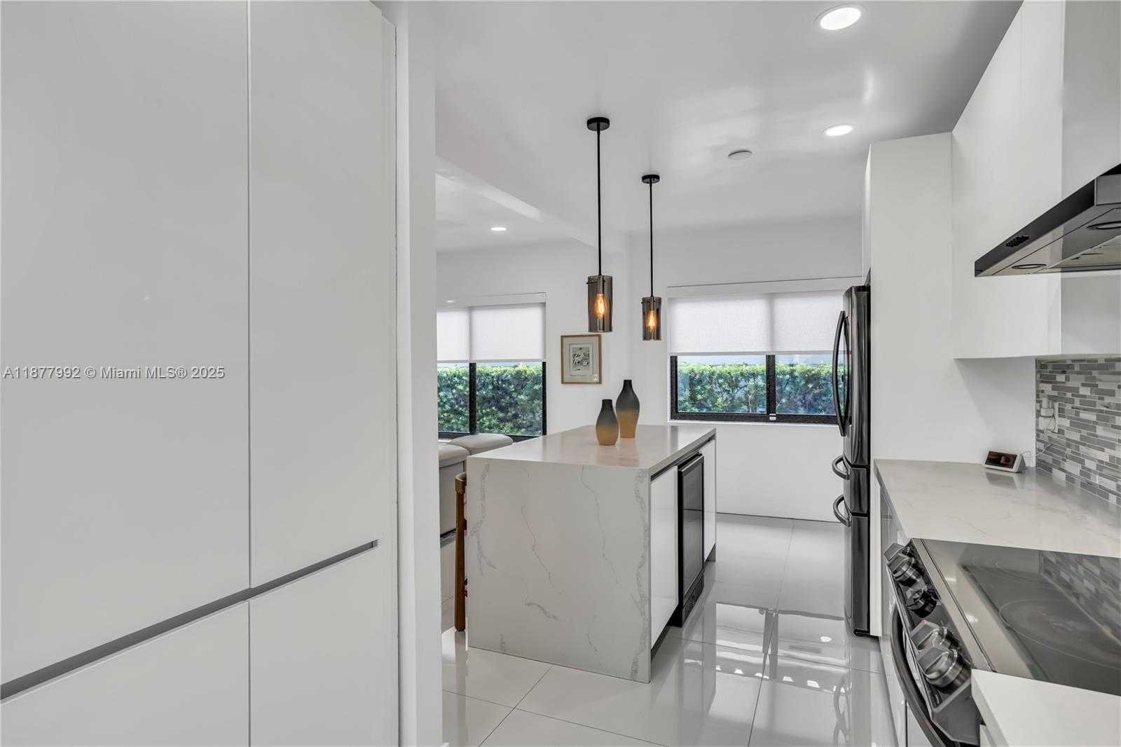 Small Image of 2484 SOUTH WEST 25TH ST, Miami Number 16