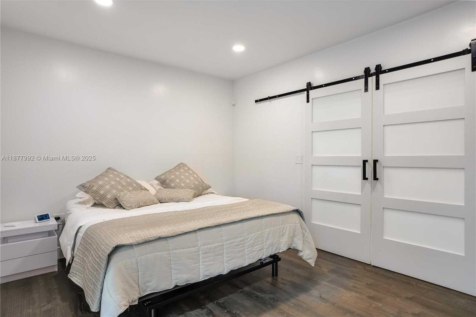 Small Image of 2484 SOUTH WEST 25TH ST, Miami Number 24